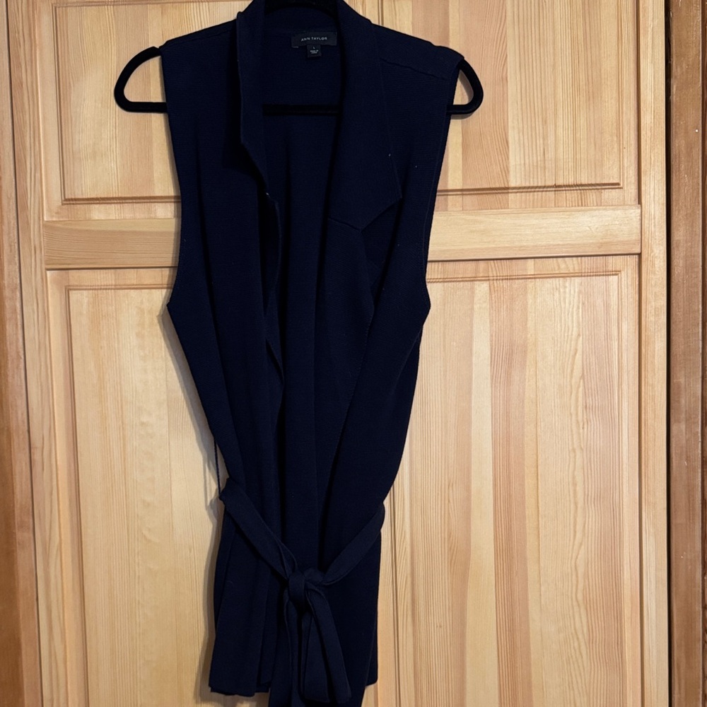 Ann Taylor sleeveless knit sweater vest